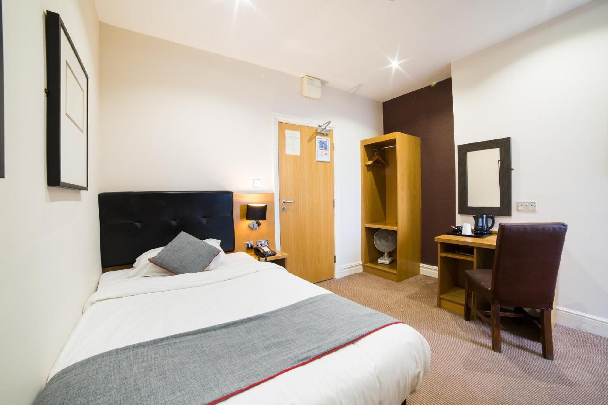 Oyo Imperial Hotel Barrow-in-Furness Εξωτερικό φωτογραφία